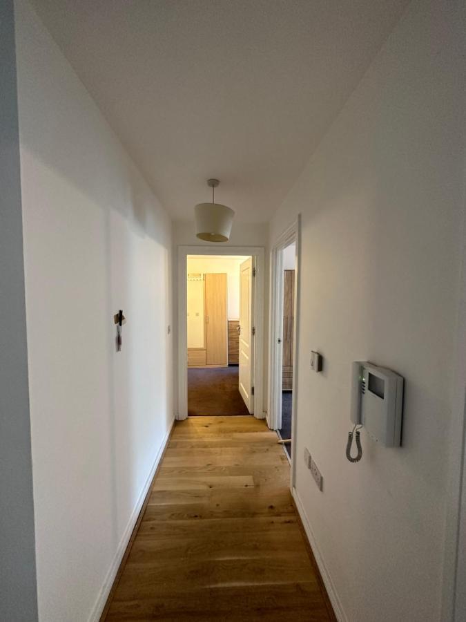 New Build 2 Bedroom With 2 Bath In Лондон Екстериор снимка