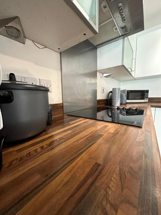 New Build 2 Bedroom With 2 Bath In Лондон Екстериор снимка