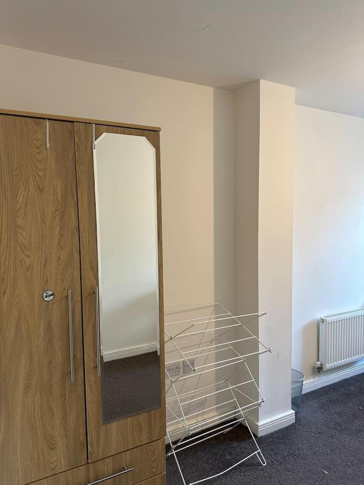New Build 2 Bedroom With 2 Bath In Лондон Екстериор снимка