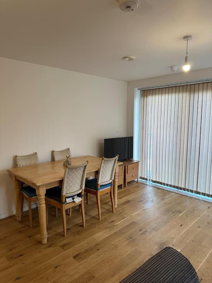New Build 2 Bedroom With 2 Bath In Лондон Екстериор снимка